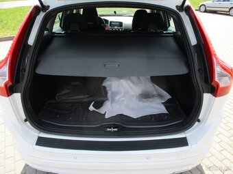 VOLVO XC60 2.0D4 133kw 2WD Aut8° GPS LED 12/2014 - 9