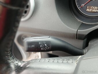 Audi A3 1.6 TDi , 77 kW nafta, 2012 - 9