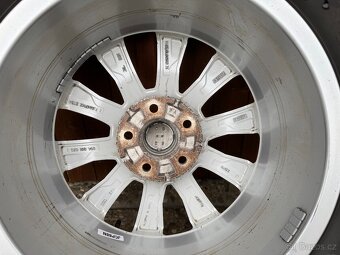 Audi 17” alu kola + zimní GoodYear 235/65 R17 - 9