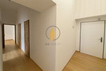 Pronájem slunného bytu 2+1 v historickém centrum města Jičín - 9