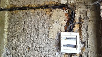 REZERVOVÁNO Prodej rodinného domu 3+1 k demolici, studna, p - 9