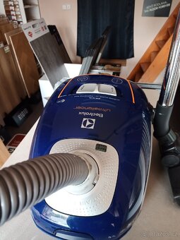 ELECTROLUX Ultrasilencer vysavač - 9