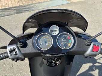 Piaggio Carnaby 125 - 9