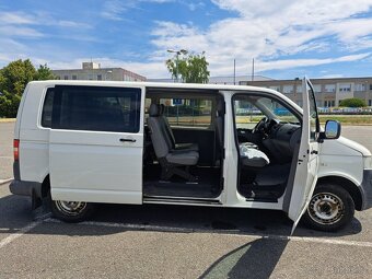 VW Transporter T5 2.5 TDi 9-místný - 9