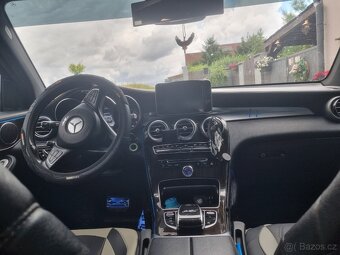 PRODÁM MERCEDES GLC 220 d 4MATIC - 9