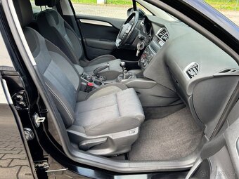 Citroën C4 1.6 HDi EXCLUSIVE - 9
