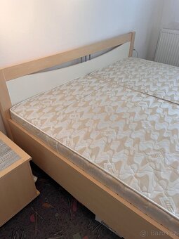 Postel 180x200 s nočními stolky - 9
