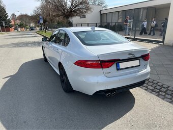 Jaguar XF 2.0d 2015 - 9
