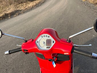Vespa GTS 250 - 9