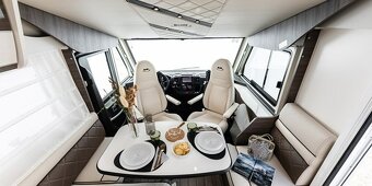 Půjčím plně integrovaný obytňák do 3,5 t McLouis NEVIS 879 - 9