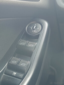 Ford Fiesta 1.0i 74kW, silný motor, velká výbava - 9