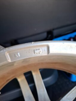 Alu Dezent 5x112 8Jx19 ET44 - 9