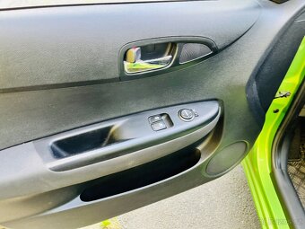 HYUNDAI i20 1.2 i BENZÍN NAJETO JEN 43 TIS KM - 9