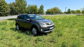 Prodám Toyota RAV4 top stav . Odpočet DPH - 9