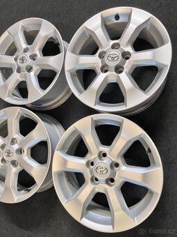 Toyota RAV4 3.generace originál alu disky - ET45 - 9