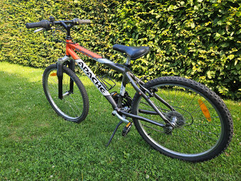 Juniorské 24" horské hliníkové kolo APACHE, rám 15" - 9