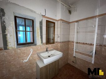 Prodej rodinného domu 4+1 o velikosti 135 m², pozemek 2123 m - 9