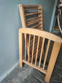 Prodám dětskou postýlku 120x60 s matrací s kokosovým vláknem - 9