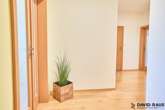 Prodej bytu 3+kk se dvěma balkony ( 102 m2 ), ul. Přízřenick - 9