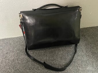 Černá kožená manažerská aktovka - 9