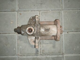 Traktor Svoboda - mezikus pro montáž čerpadla Motorpal - 9