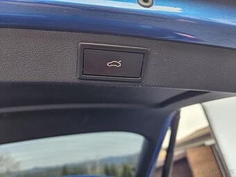 Škoda Octavia combi 1,6 TDi 77 kW Style automat - 9