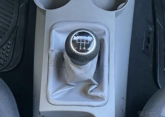 Volkswagen New Beetle 2.0i 85kw LPG KLIMATIZACE ALU manuál - 9