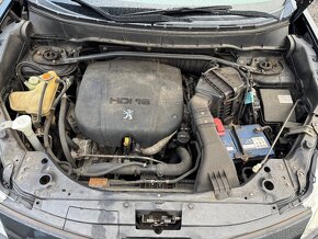Díly z vozu Peugeot 4007 2.2 hdi - 9