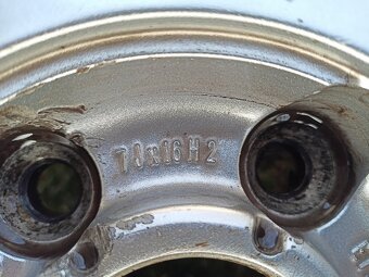 Alu disky na VW originál 5x112,7J x 16H2 + pneu téměř nejeté - 9