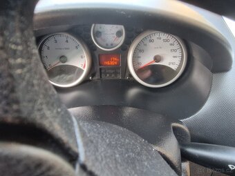 Peugeot 206 + - 9
