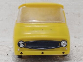 Škoda 1203 KDN Retro hračka auto na ND - 9