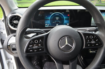 PRODÁM MERCEDES BENZ A 180D NOVÝ MODEL 2022 110.000KM DPH - 9