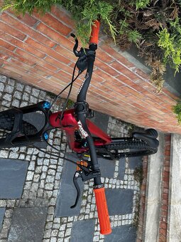 Radon skeen trail, CF 9.0, 20” - SLEVA - 9