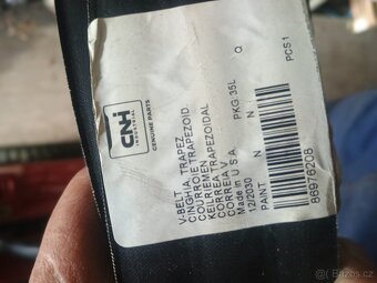 Sklízecí mlátička -kombajn CASE náhradní díly - 9