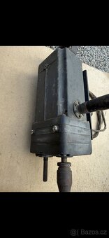 Stará stolní vrtačka - 9