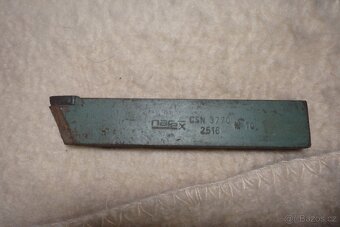 Příslušenství k soustruhu: vrták, nože, - 9