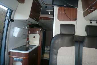 Obytné auto ADRIA TWIN 640 SHX - 9