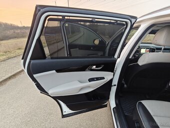 Kia Sorento - 9