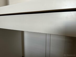 Kosmeticky/pracovni stolek Malm, Ikea - 9
