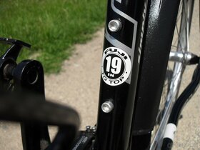 HORSKÉ KVALITNÍ ZNAČKOVÉ KOLO FUJI NEVADA 4.0,RAM 19" - 9