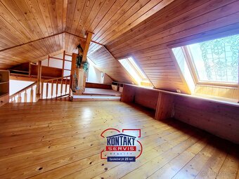 Pronájem prostorného podkrovního bytu 2+kk, 60 m2, ulice J. - 9