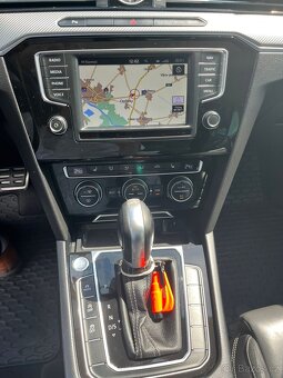 Passat B8 4MOT BiTDi 176kW Highline R-line - 9