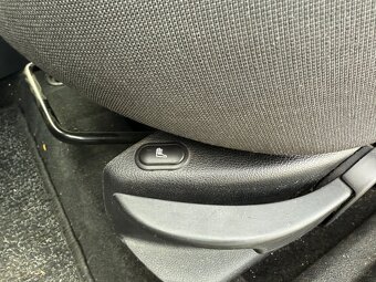 Ford Fusion 1.6i 74kW klima, park. Senzory - 9