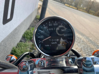 Suzuki VS 800 Intruder - 9