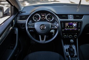 Škoda Octavia Combi 1.6 TDI DSG Style - 9