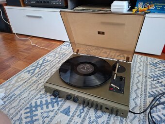Gramofon Tesla NZC 300 - 9