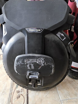 Elektrická jednokolka INMOTION V11 s monowheelem a odpružení - 9