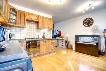 Prodej bytu 2+1, 63 m² balkón s balkónem, Hradec Králové. - 9