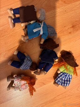 Handmade domeček pro panenky - 9