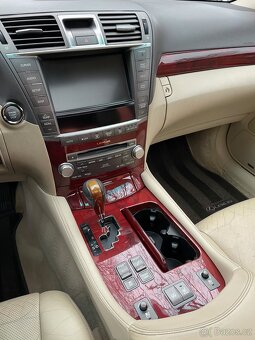 Lexus LS 460 2010 Facelift V8 AWD - 9